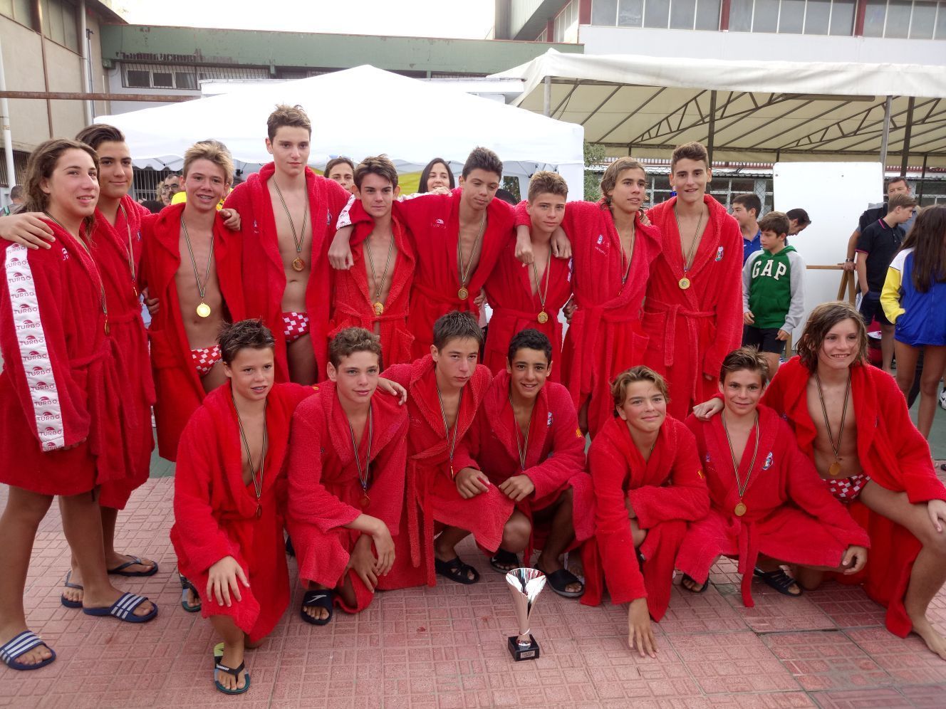 El Cadet masculí de waterpolo s’emporta el IV Torneig d’estiu del CN Badia