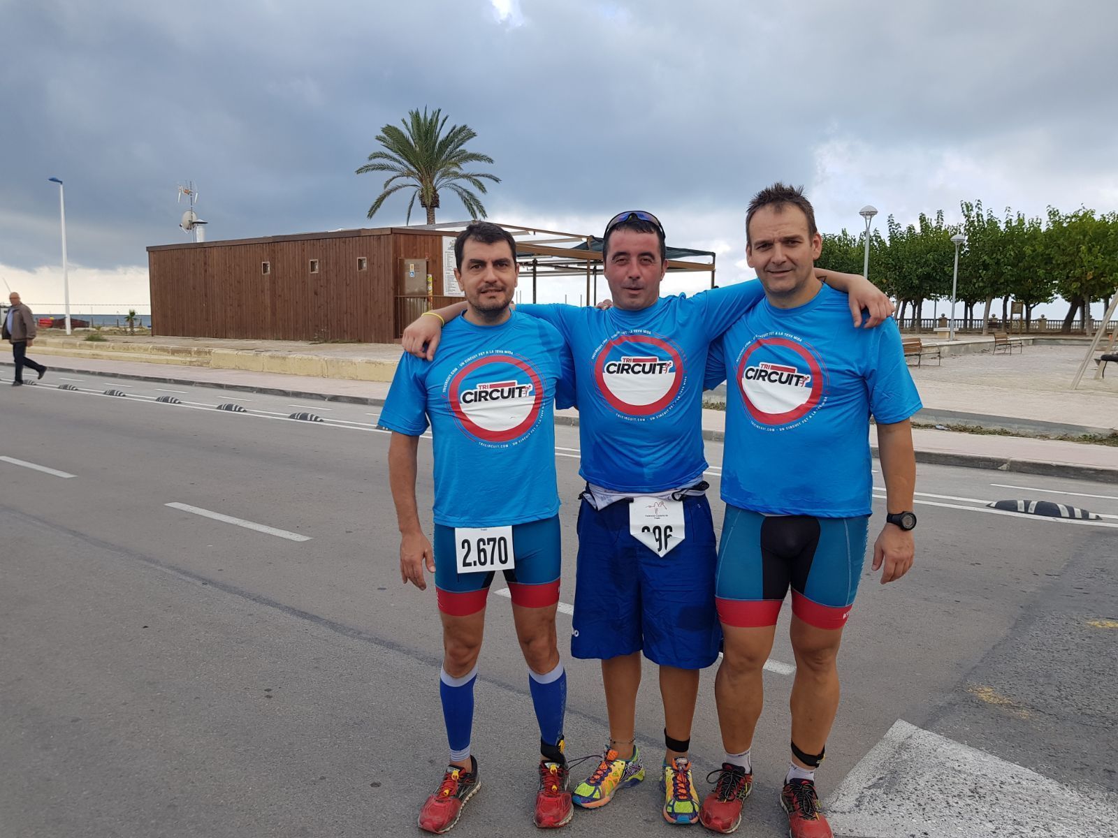 3 triatletes al Tricircuit de Vilanova i la Geltrú