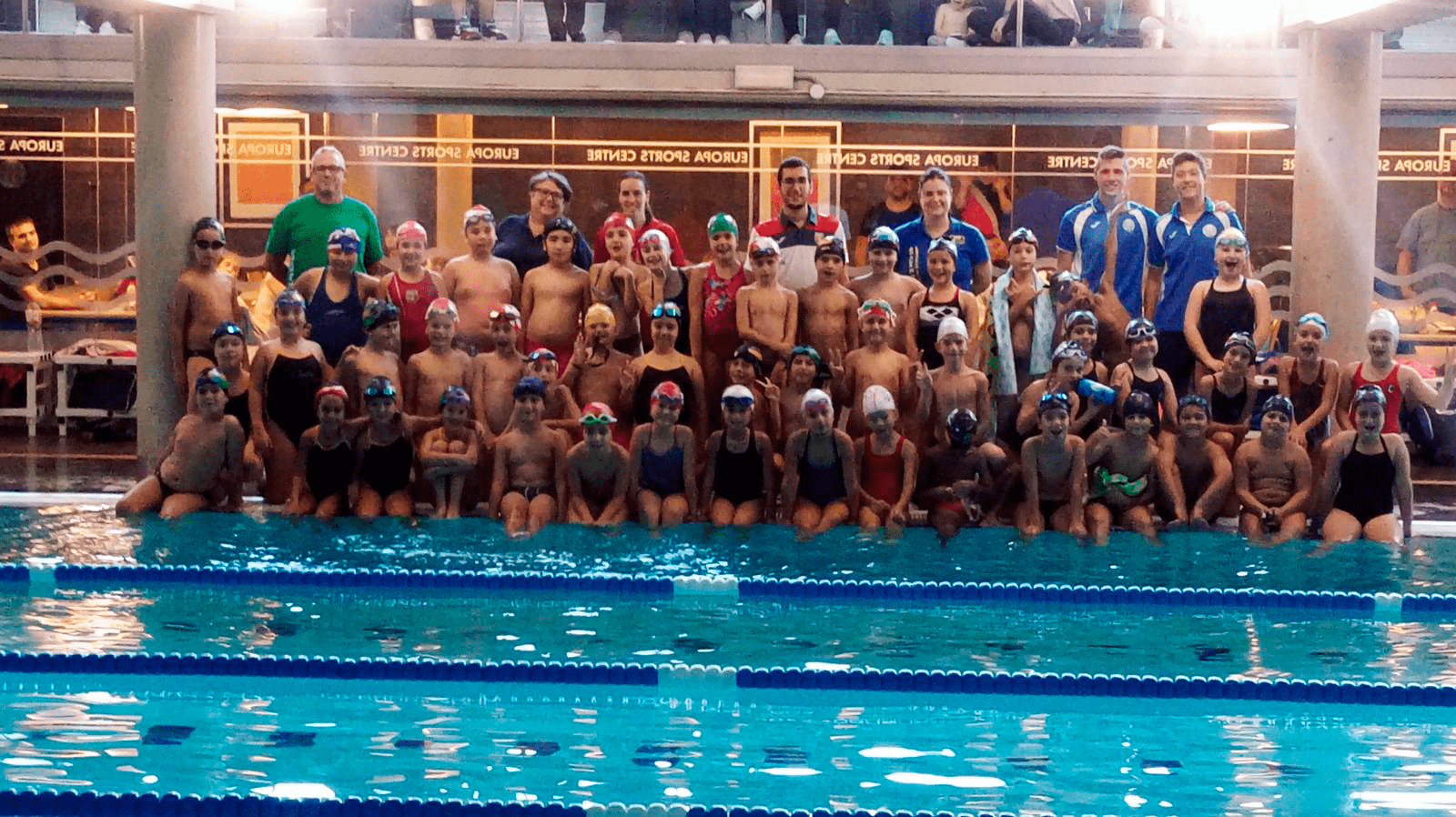 Els més petits de l’Escola Esportiva disputen la seva primera competició de natació