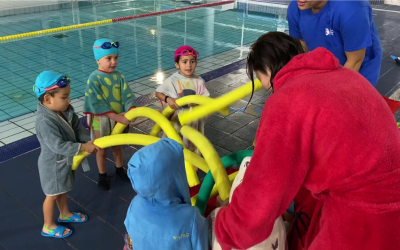 Als cursos de natació infantils també hem celebrat el Nadal!