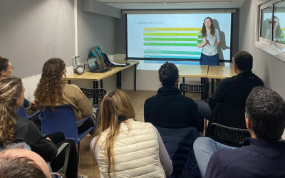 Els esportistes del Club participen en una sessió informativa sobre alimentació saludable i esport